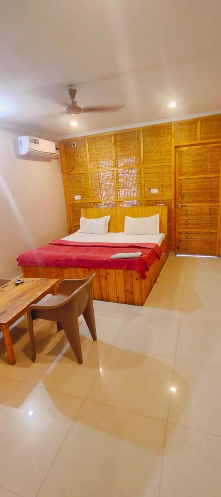 Esther Guest House Calangute Zimmer foto